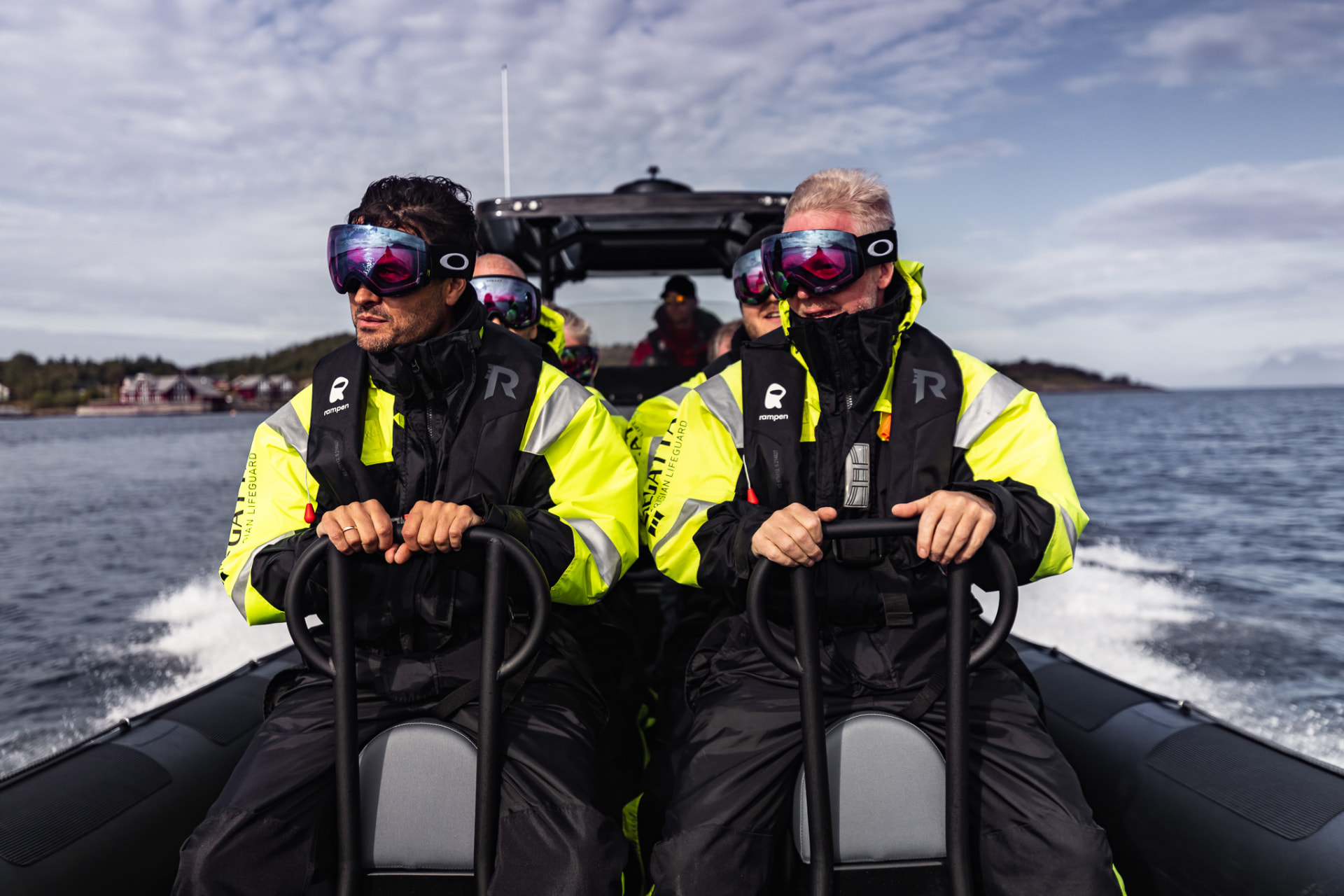 Corporate adventures that move teams.